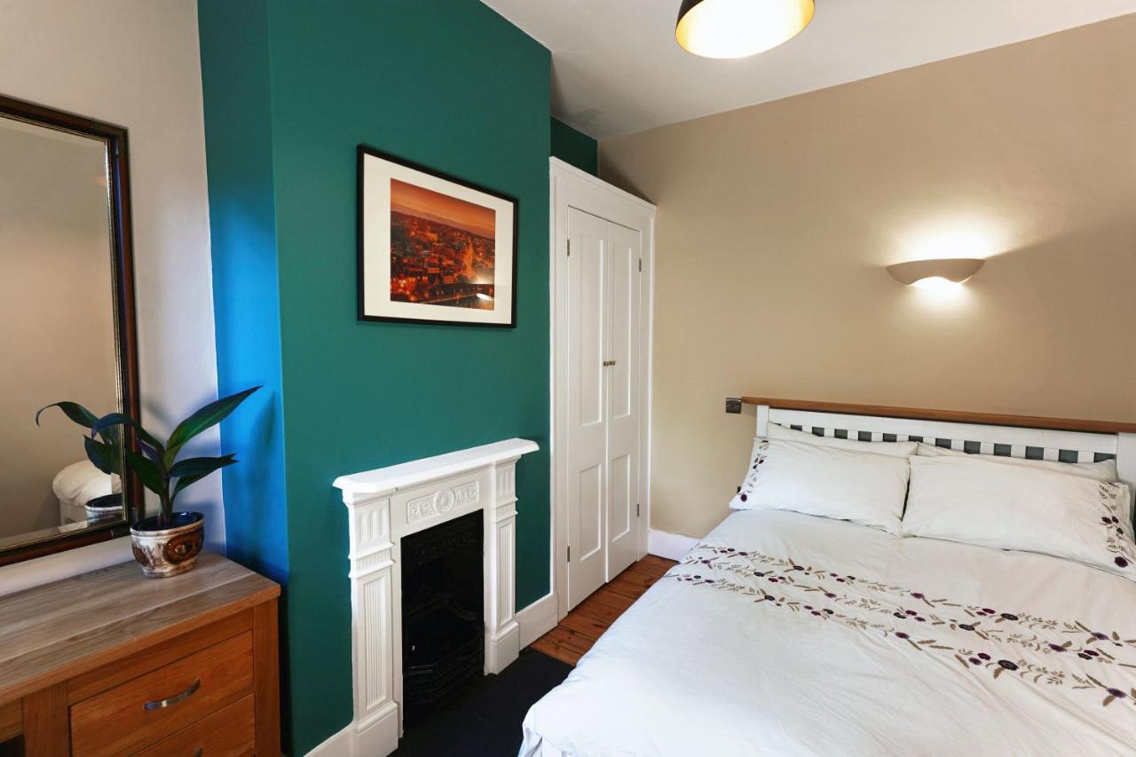 Tastefully Decorated 1-Bed With Free Parking - At Hem Apartamento Winchester Exterior foto